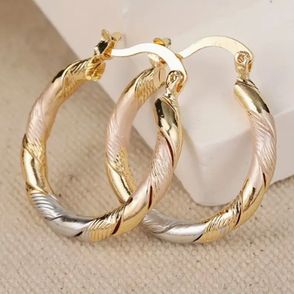 24K Plated Round Hoop Earrings Tri Color NWT - Picture 1 of 3